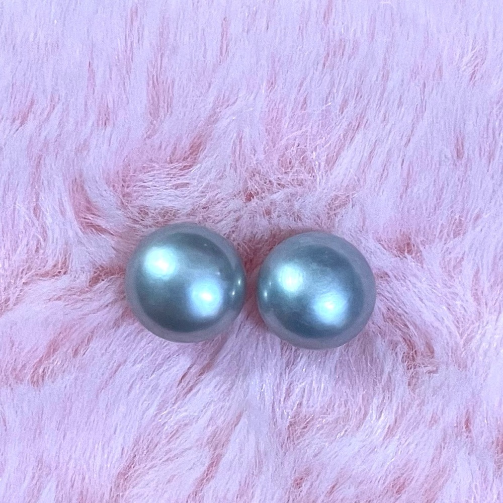 14K Gold Natural Genuine Gray South Sea Pearl Stud Earrings